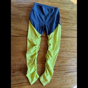 Ziya Active size 6-8 navy and yellow yoga Pilates leggings